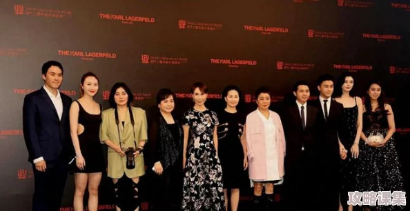 桃红色J：如何在时尚界引领潮流，成为众人瞩目的焦点与风格标杆