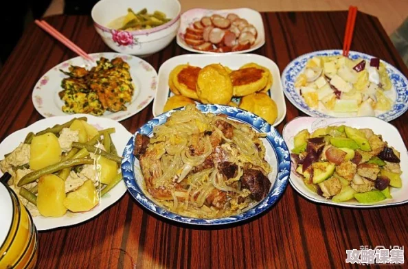四个女儿一锅烩大团圆，分享家常美食与家庭温暖的完美融合解析