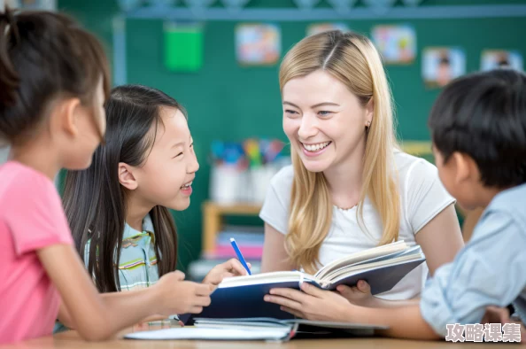 英语老师乖乖晚下裙子，学生们感叹真有这样的老师真是太幸运了！