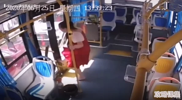 真人强 112分钟国产公交车，真实体验让人惊艳，公交车上的故事引人入胜与情感共鸣
